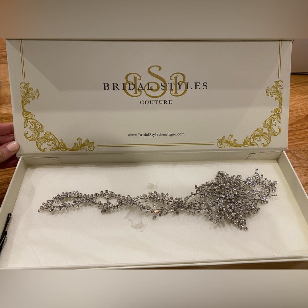 Bridal Styles Boutique Hairpiece